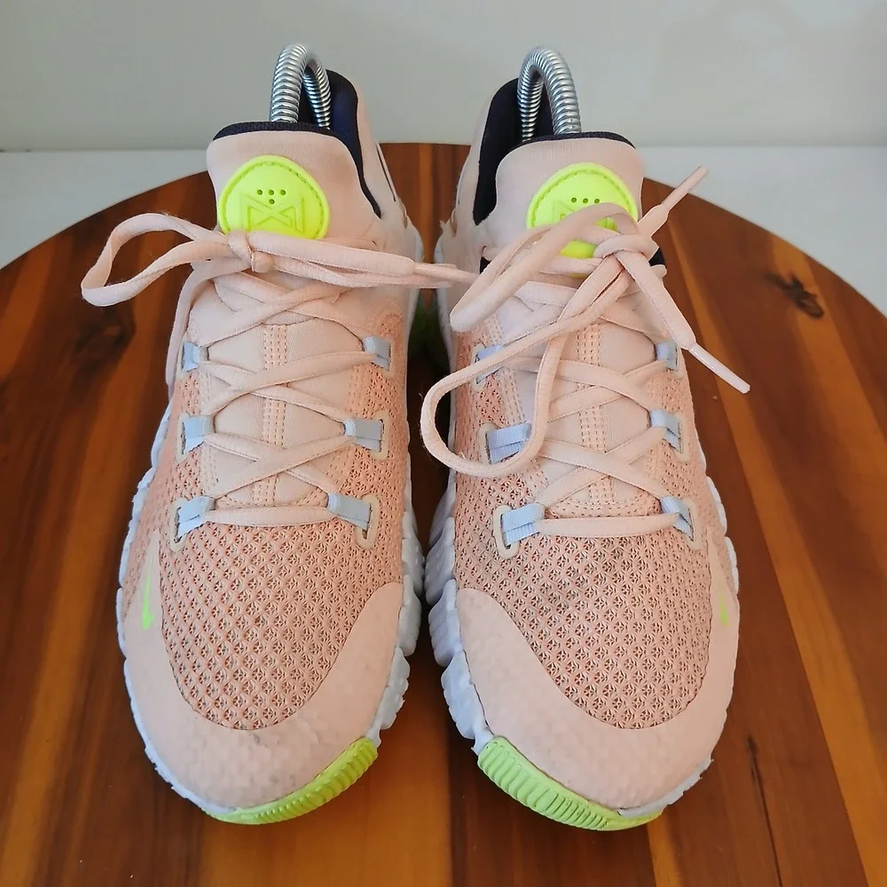 Nike Free Metcon 4 Womens 7.5 Peach Cream Volt Training Shoes CZ0596-800